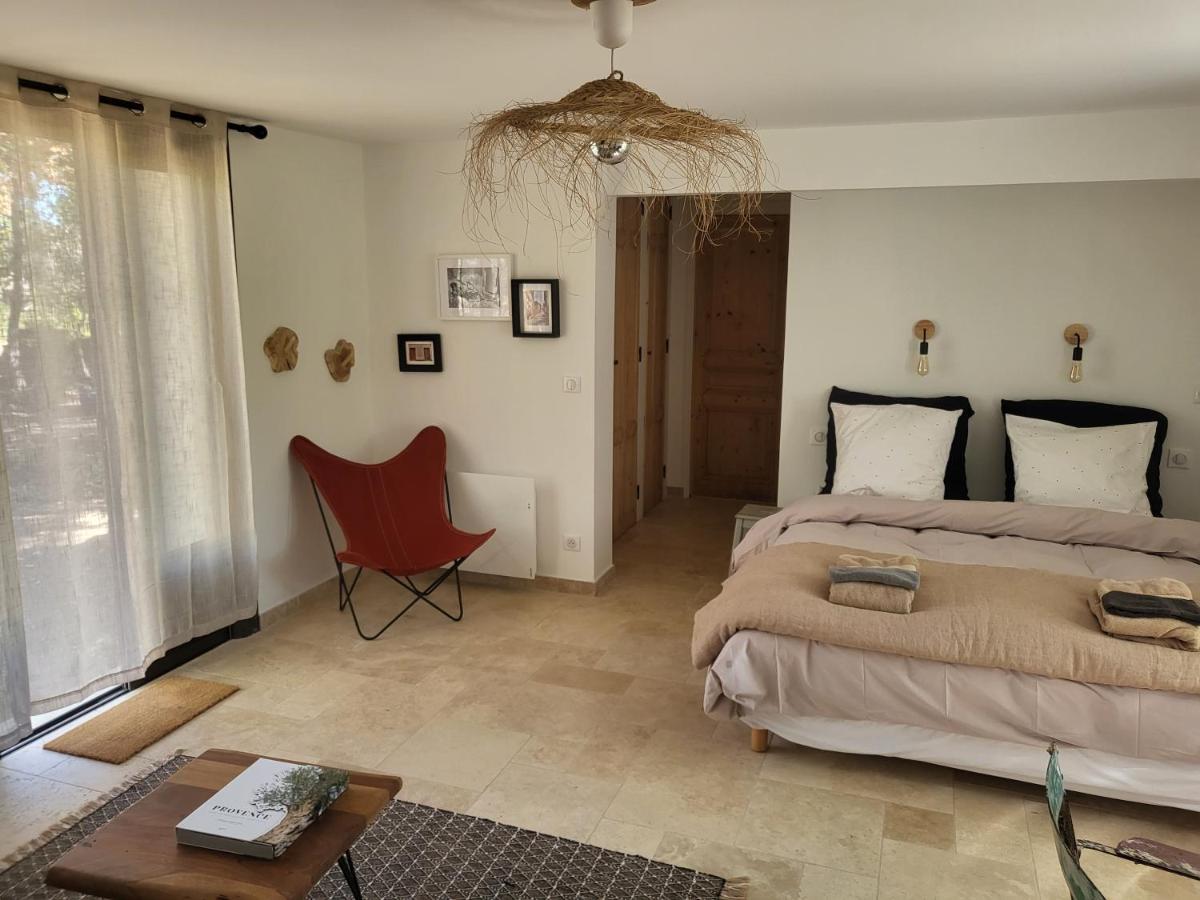 메네르브 Le Cabanon B&B 외부 사진