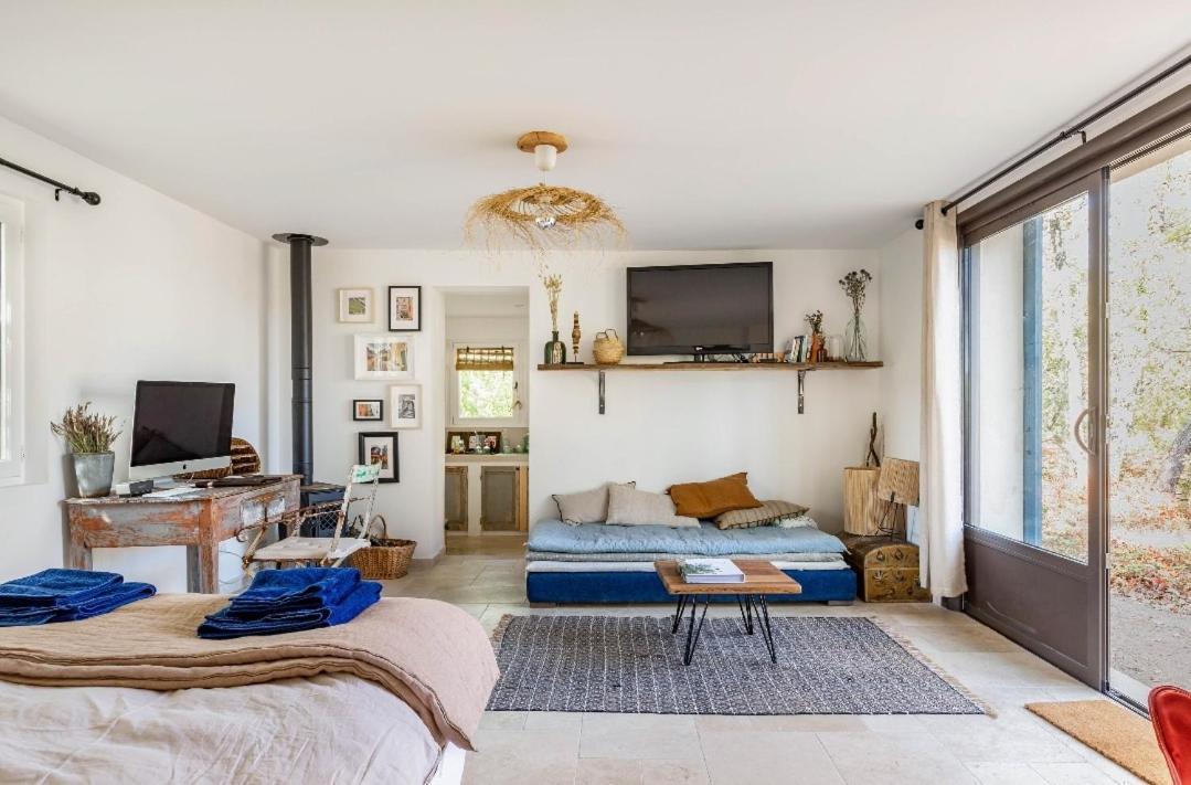 메네르브 Le Cabanon B&B 외부 사진