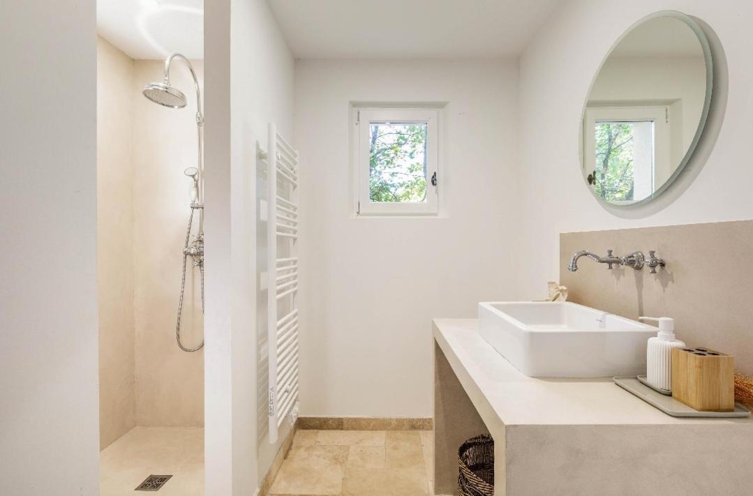 메네르브 Le Cabanon B&B 외부 사진
